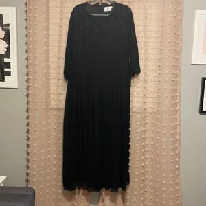 EXQUISITE ENGLISH MANOR DRESS